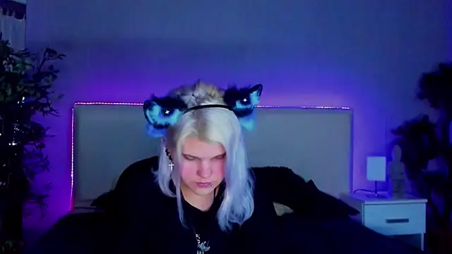 JoannLowe online show from January 18, 2025, 11:55 pm