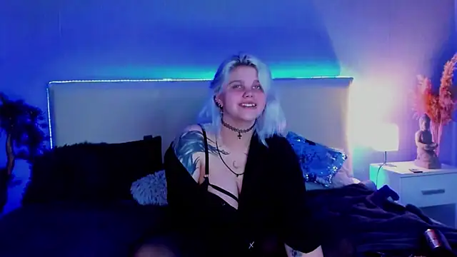 JoannLowe online show from March 13, 2025, 11:49 pm