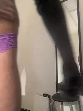 Snapshot of MiamiBang chatting on January 4, 2025, 11:43 am MiamiBang online show from January 4, 2025, 11:43 am