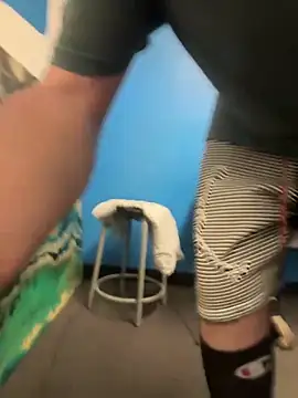 Snapshot of MiamiBang chatting on September 16, 2025, 9:05 pm MiamiBang online show from September 16, 2025, 9:05 pm