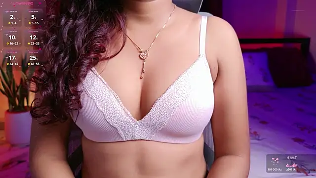 Snapshot of Hot_chocolate__ chatting on July 4, 2026, 6:36 pm Hot chocolate online show from July 4, 2026, 6:36 pm