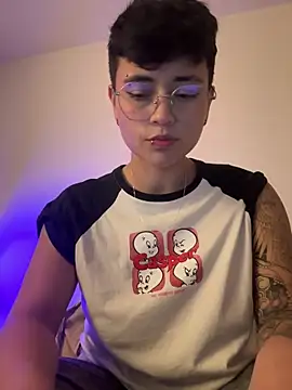 Snapshot of Ashley_Chriss chatting on February 20, 2025, 12:19 am Ashley Chriss online show from February 20, 2025, 12:19 am