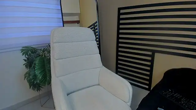 Catyloves online show from March 11, 2026, 8:37 pm