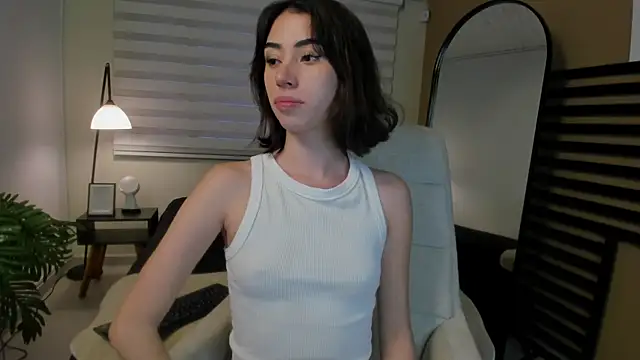 Catyloves online show from April 21, 2026, 9:50 pm