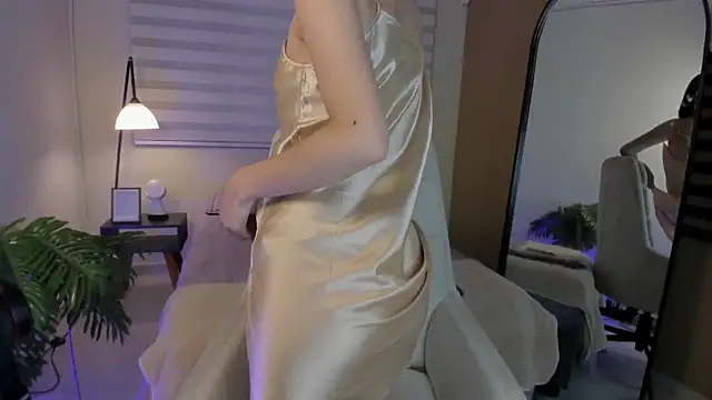 Catyloves online show from April 25, 2026, 10:18 pm