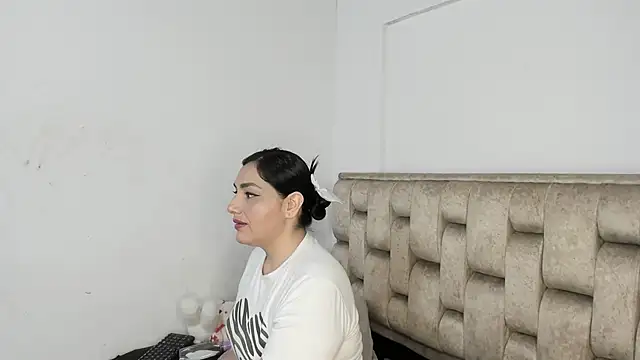 Snapshot of Sophia-Smith2 chatting on June 6, 2026, 1:00 am Sophia-Smith2 online show from June 6, 2026, 1:00 am