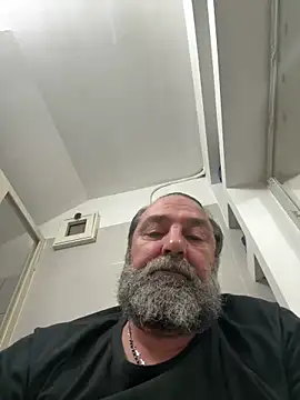 Snapshot of ros217 chatting on November 8, 2025, 2:50 pm ros217 online show from November 8, 2025, 2:50 pm