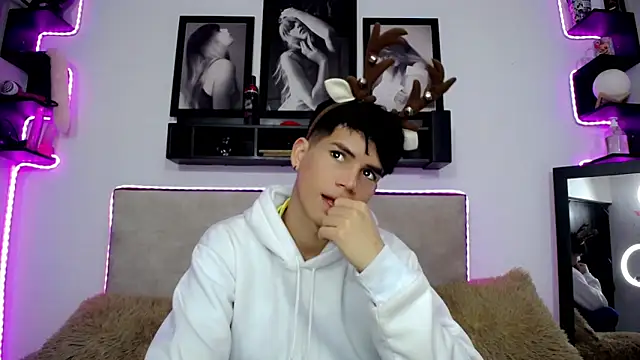 Tayson Rivers online show from December 14, 2024, 11:34 pm