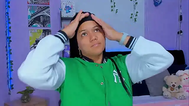 sara mendez2 online show from February 6, 2025, 11:37 pm