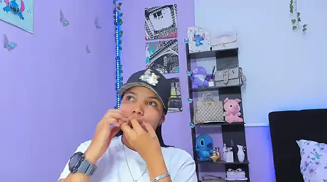 sara mendez2 online show from February 26, 2025, 10:31 pm