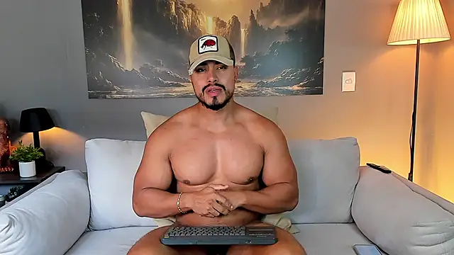Snapshot of ApoloMakris chatting on June 18, 2026, 7:07 pm ApoloMakris online show from June 18, 2026, 7:07 pm