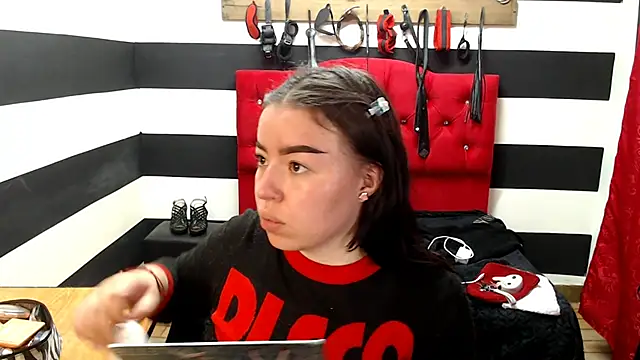 Snapshot of Marian_Ran chatting on February 13, 2025, 4:00 am Marian Ran online show from February 13, 2025, 4:00 am