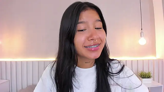 Snapshot of Aida_moreno chatting on February 19, 2025, 10:45 am Aida moreno online show from February 19, 2025, 10:45 am