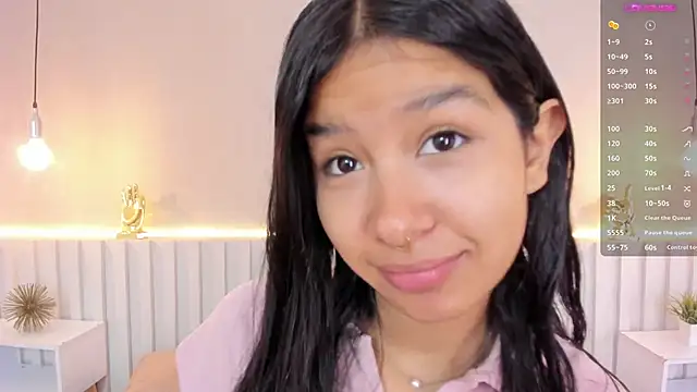 Snapshot of Aida_moreno chatting on March 15, 2025, 10:46 am Aida moreno online show from March 15, 2025, 10:46 am