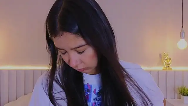 Snapshot of Aida_moreno chatting on November 6, 2025, 11:44 am Aida moreno online show from November 6, 2025, 11:44 am