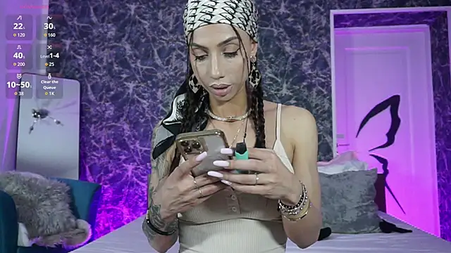 Snapshot of BrianaGolddenn chatting on May 27, 2026, 7:33 pm BrianaGolddenn online show from May 27, 2026, 7:33 pm