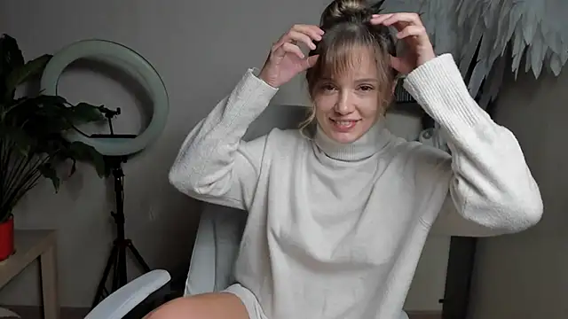 foxy blond online show from September 16, 2025, 12:11 am