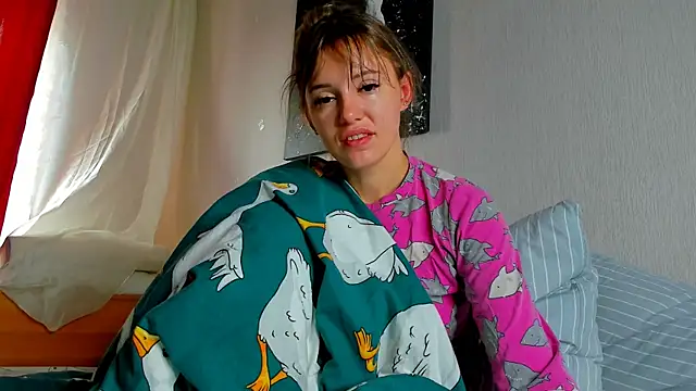 foxy blond online show from September 22, 2025, 1:07 am