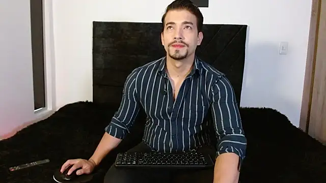 Snapshot of Ian_Daviz chatting on June 7, 2026, 2:10 pm Ian Daviz online show from June 7, 2026, 2:10 pm