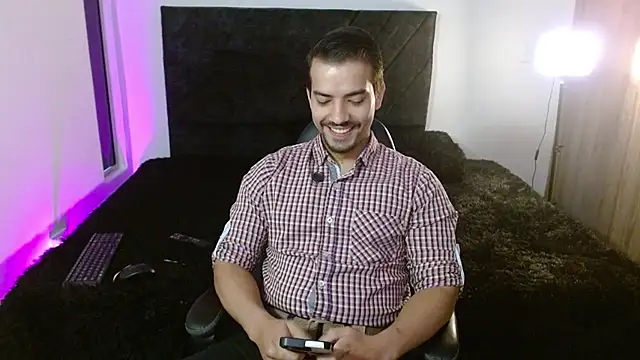 Snapshot of Ian_Daviz chatting on July 11, 2026, 3:37 pm Ian Daviz online show from July 11, 2026, 3:37 pm