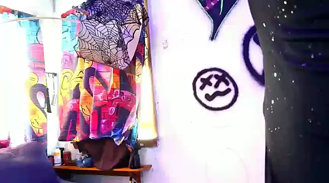 Snapshot of KRYZTALYNXXX chatting on December 8, 2024, 8:15 pm KRYZTALYNXXX online show from December 8, 2024, 8:15 pm