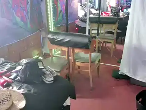 Snapshot of KRYZTALYNXXX chatting on January 1, 2025, 8:58 pm KRYZTALYNXXX online show from January 1, 2025, 8:58 pm