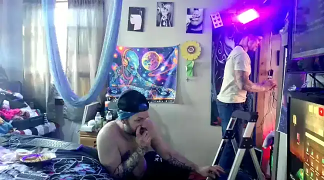 Snapshot of KRYZTALYNXXX chatting on February 17, 2025, 7:42 pm KRYZTALYNXXX online show from February 17, 2025, 7:42 pm