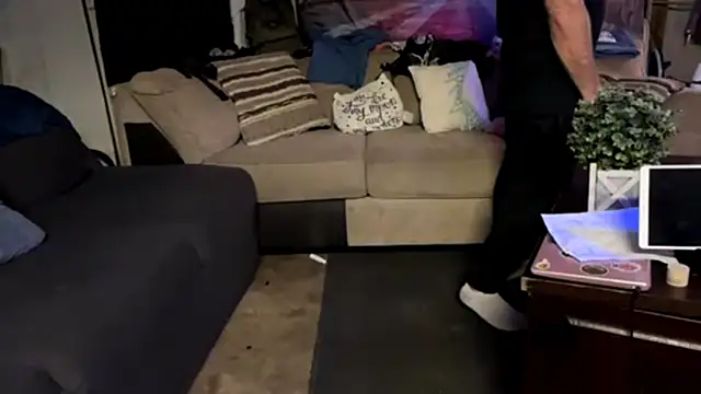 Snapshot of KRYZTALYNXXX chatting on September 29, 2025, 7:13 am KRYZTALYNXXX online show from September 29, 2025, 7:13 am