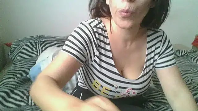 hairygirl80 online show from September 9, 2025, 1:21 pm