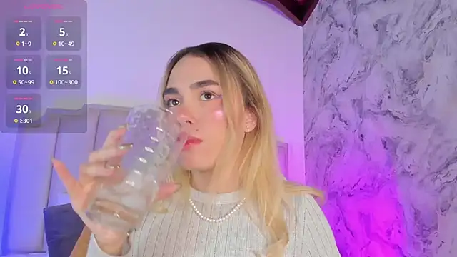 Snapshot of Lucy_Vega chatting on January 7, 2025, 4:29 am Lucy Vega online show from January 7, 2025, 4:29 am