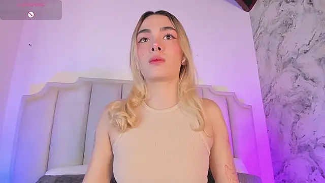 Snapshot of Lucy_Vega chatting on January 11, 2025, 4:06 am Lucy Vega online show from January 11, 2025, 4:06 am