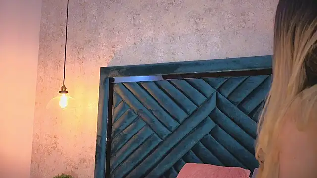 Snapshot of Lucy_Vega chatting on October 5, 2025, 4:00 am Lucy Vega online show from October 5, 2025, 4:00 am