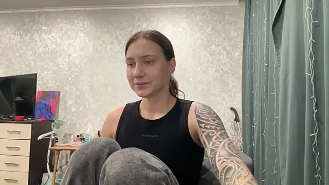 Snapshot of AnneBall chatting on December 24, 2024, 3:47 pm AnneBall online show from December 24, 2024, 3:47 pm