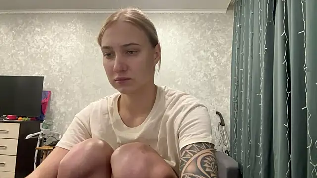 Snapshot of AnneBall chatting on December 26, 2024, 1:21 pm AnneBall online show from December 26, 2024, 1:21 pm