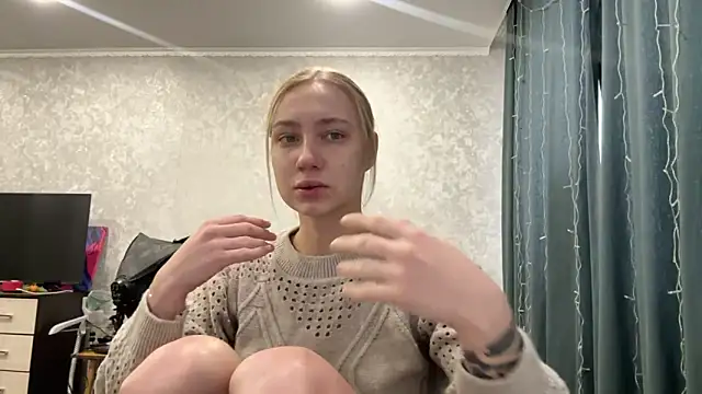 Snapshot of AnneBall chatting on December 30, 2024, 9:37 am AnneBall online show from December 30, 2024, 9:37 am