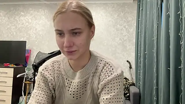 Snapshot of AnneBall chatting on December 30, 2024, 12:42 pm AnneBall online show from December 30, 2024, 12:42 pm