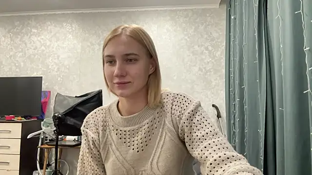 Snapshot of AnneBall chatting on December 30, 2024, 6:49 pm AnneBall online show from December 30, 2024, 6:49 pm