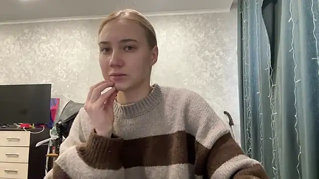 Snapshot of AnneBall chatting on January 2, 2025, 9:43 am AnneBall online show from January 2, 2025, 9:43 am