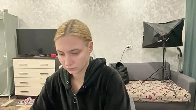 Snapshot of AnneBall chatting on January 22, 2025, 5:06 pm AnneBall online show from January 22, 2025, 5:06 pm