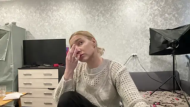 Snapshot of AnneBall chatting on January 25, 2025, 12:16 pm AnneBall online show from January 25, 2025, 12:16 pm