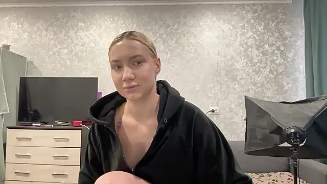 Snapshot of AnneBall chatting on January 29, 2025, 8:18 am AnneBall online show from January 29, 2025, 8:18 am