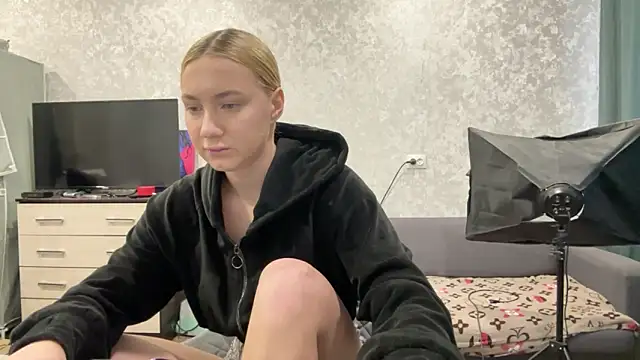 Snapshot of AnneBall chatting on February 3, 2025, 6:56 am AnneBall online show from February 3, 2025, 6:56 am