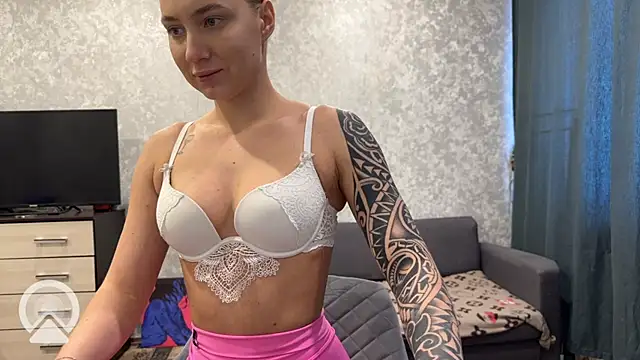 Snapshot of AnneBall chatting on February 16, 2025, 10:10 am AnneBall online show from February 16, 2025, 10:10 am