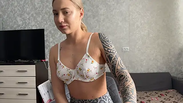 Snapshot of AnneBall chatting on March 3, 2025, 10:06 am AnneBall online show from March 3, 2025, 10:06 am