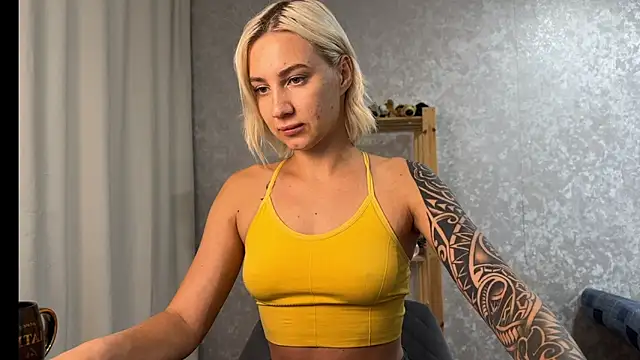 Snapshot of AnneBall chatting on September 15, 2025, 2:17 pm AnneBall online show from September 15, 2025, 2:17 pm