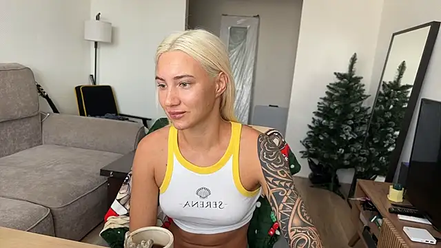 Snapshot of AnneBall chatting on December 15, 2025, 8:07 am AnneBall online show from December 15, 2025, 8:07 am