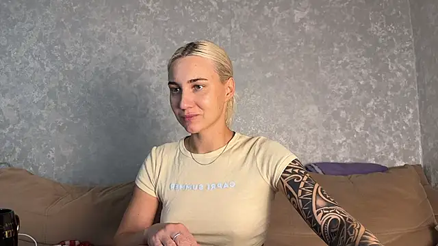 Snapshot of AnneBall chatting on February 16, 2026, 12:23 pm AnneBall online show from February 16, 2026, 12:23 pm