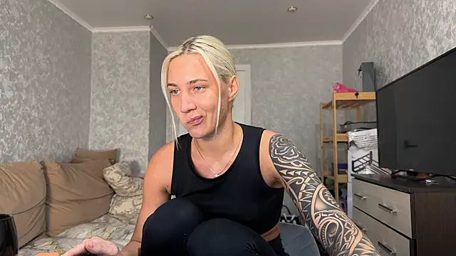 Snapshot of AnneBall chatting on February 23, 2026, 4:37 pm AnneBall online show from February 23, 2026, 4:37 pm