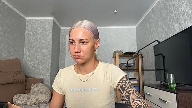 Snapshot of AnneBall chatting on March 1, 2026, 7:54 am AnneBall online show from March 1, 2026, 7:54 am