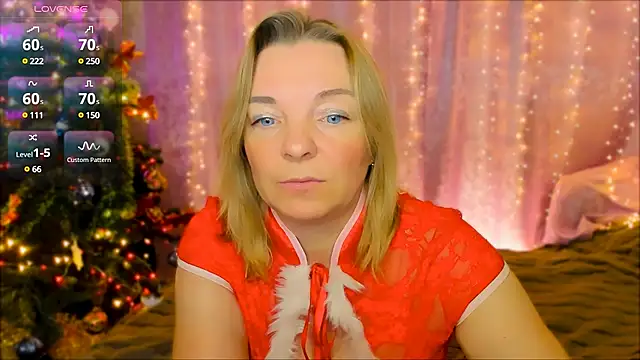 Snapshot of Regina__blue chatting on December 25, 2024, 8:17 pm Regina blue online show from December 25, 2024, 8:17 pm